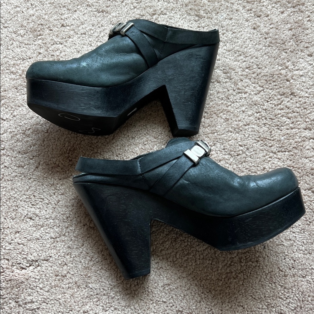 Bernardo Platform Fleece Lined Clogs - image 4
